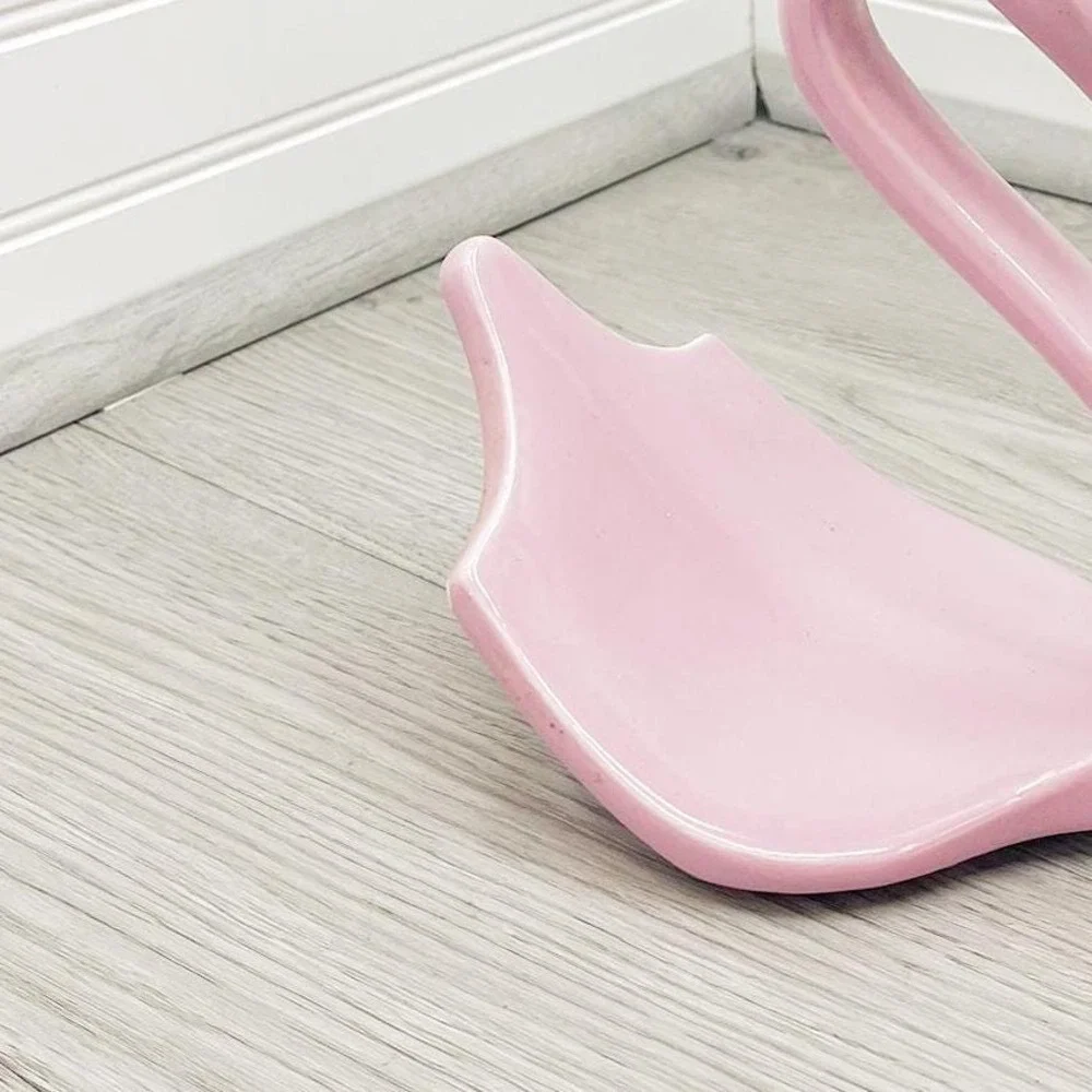 Vintage Pink Ceramic Swan: Towel, Trinket, or‎ Soap Dish